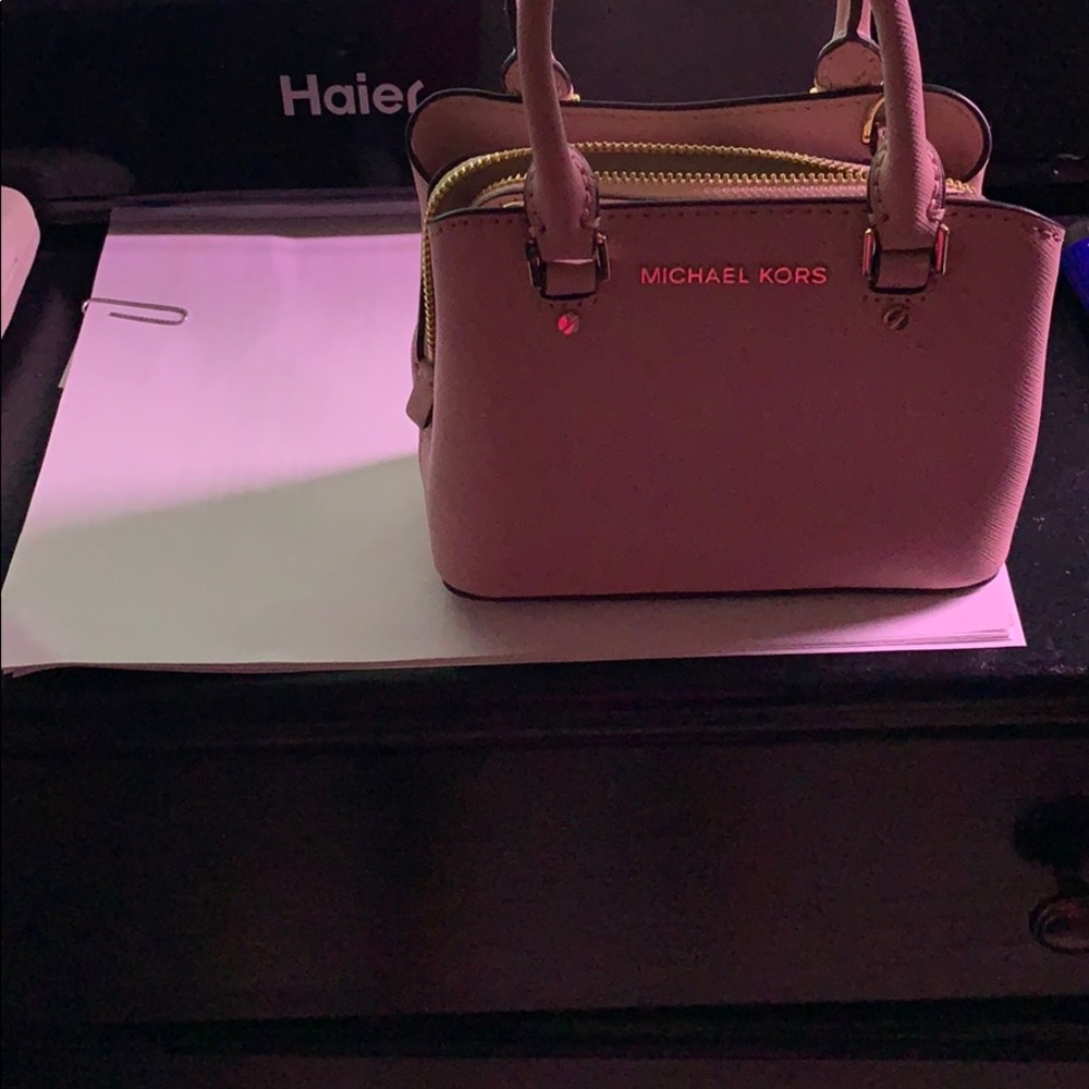 Mini light pink MK purse - Picture 2 of 3